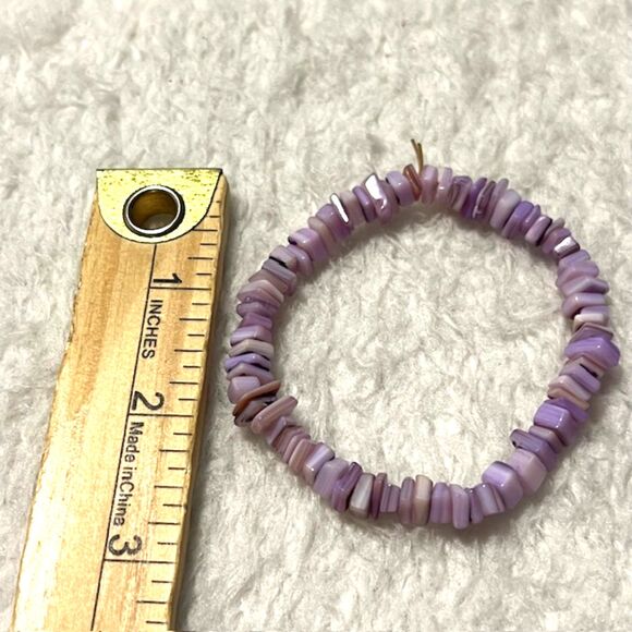 Lavender Chip Stone Elastic Bracelet - Picture 5 of 5